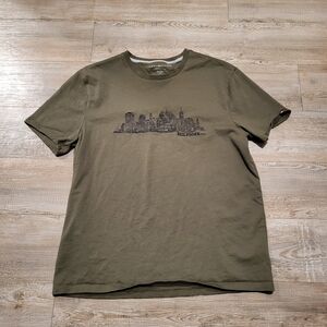 Tommy Hilfiger Short Sleeved Tee Shirt Embroidered New York City Skyline Large